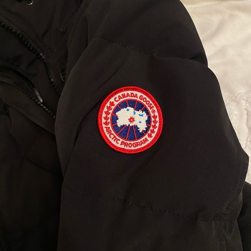 Womens Canada Goode Shelburne Parka. 
Just dry cleaned. - Picture 14 of 16